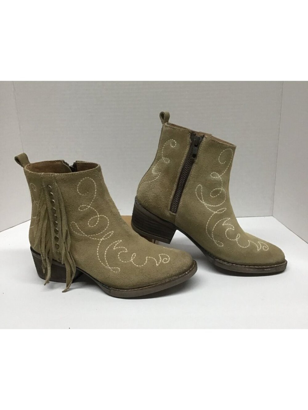 Circle G Embroidered Fringed Tan Suede Ankle Boots Womens 6